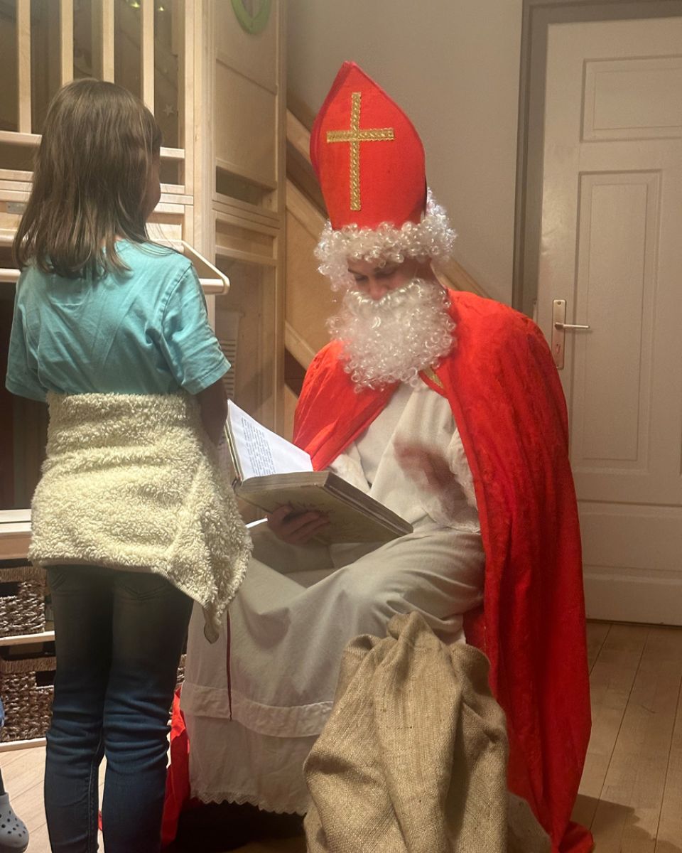 Joshua spielt den Nikolaus