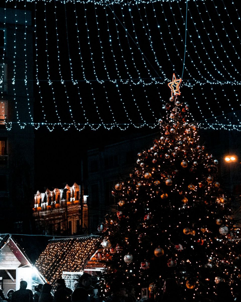 Besuche Weihnachtsmarkt