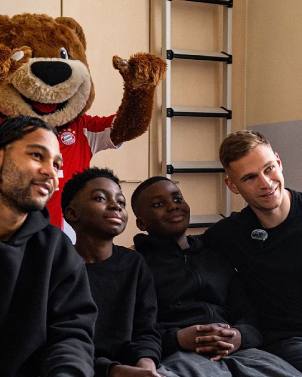 Kimmich und Gnabry besuchen Kinderonkologie